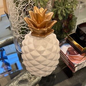 Chic White and Gold Pineapple Decor